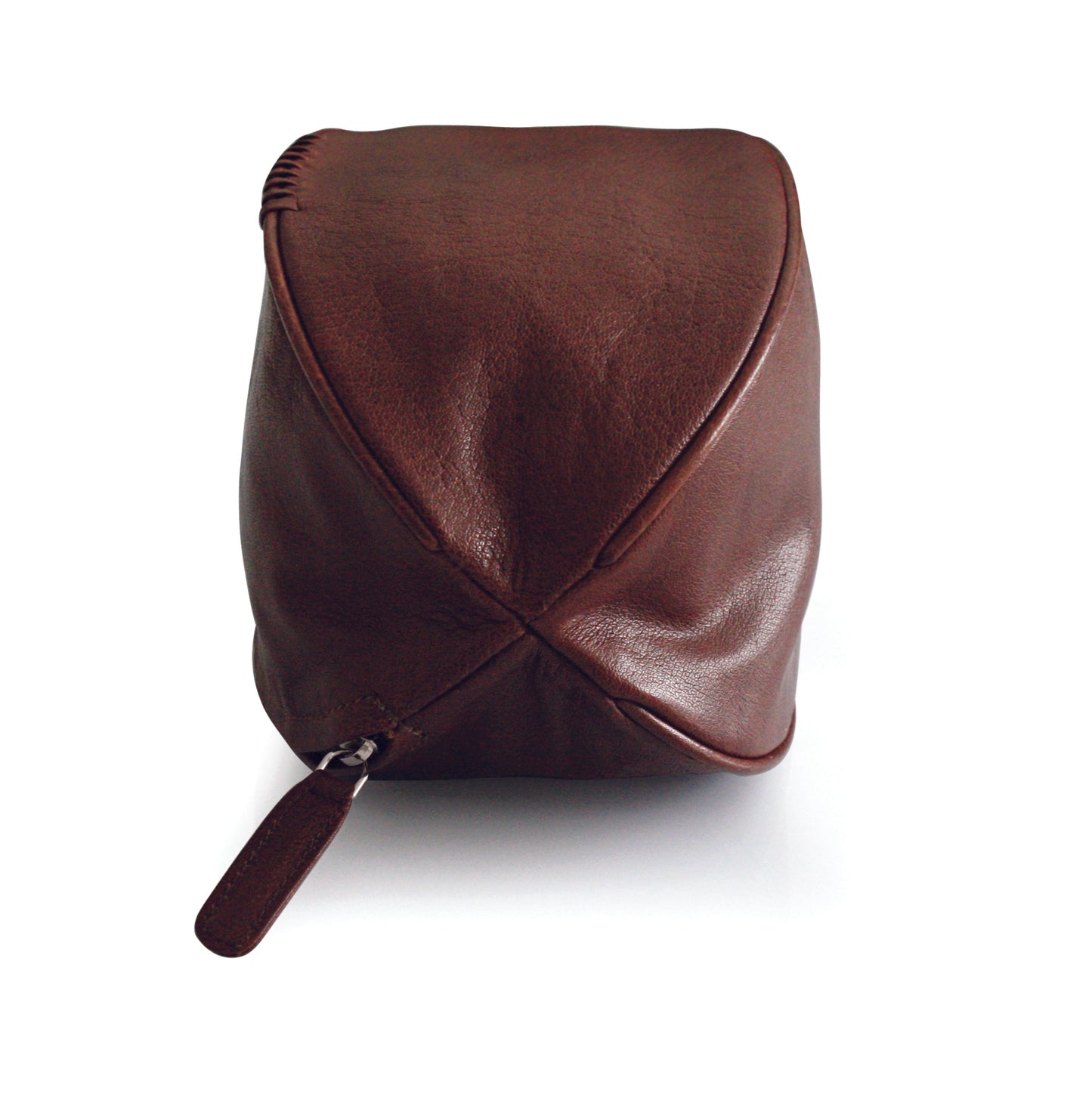 حقيبة مستحضرات تجميل بشكل كرة الرجبي من الجلد الطبيعي