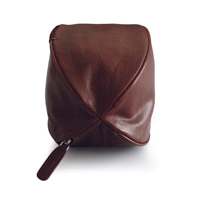 حقيبة مستحضرات تجميل بشكل كرة الرجبي من الجلد الطبيعي