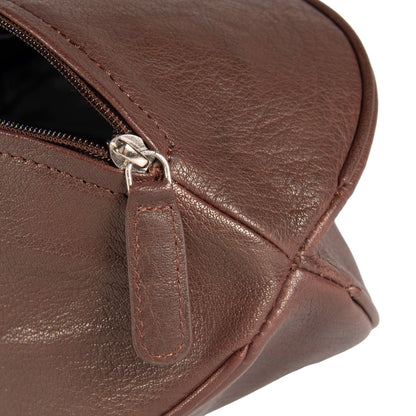 حقيبة مستحضرات تجميل بشكل كرة الرجبي من الجلد الطبيعي