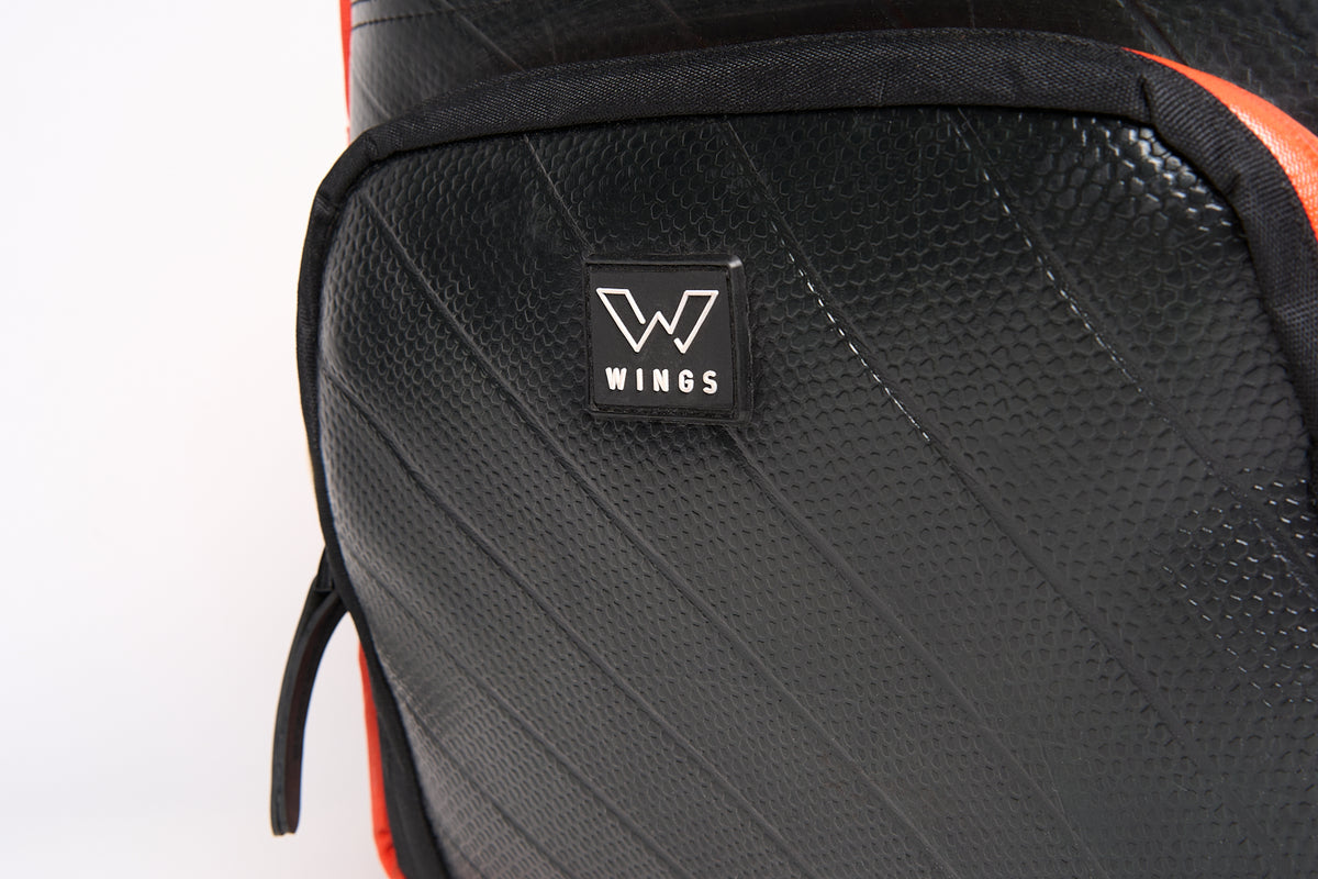 حقيبة ظهر فنكي فالكون مصنوعة من إطارات معاد تدويرها