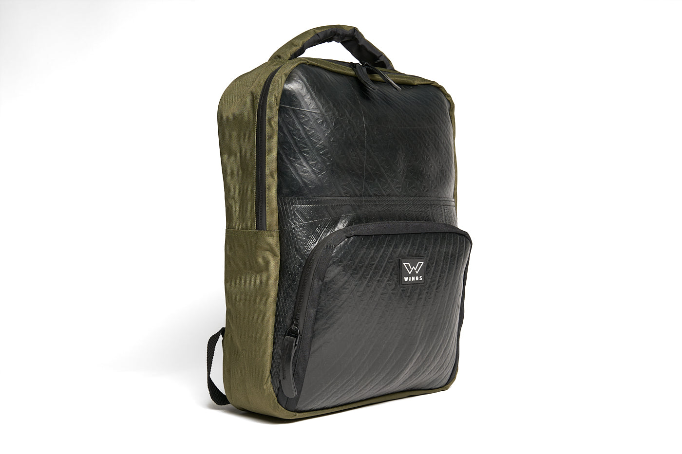 حقيبة ظهر فنكي فالكون مصنوعة من إطارات معاد تدويرها